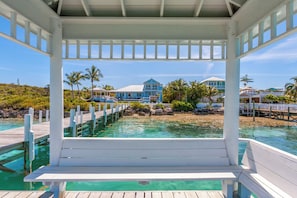 Piscine à débordement, piscine chauffée