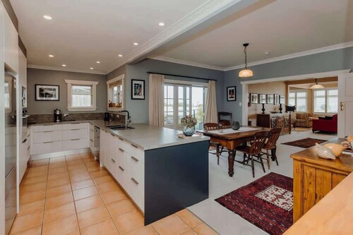 The Lookout: Scenic Views in New Plymouth