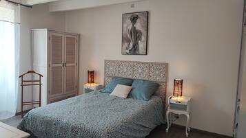 1 chambre, fer et planche à repasser, lit parapluie, Wi-Fi gratuit