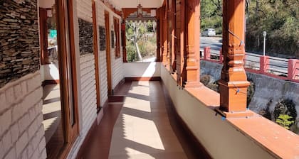 Hotel Burans And Restaurant