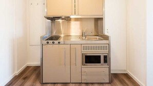 Studio – basic | Eget kjøkken | Espressomaskin og kaffetrakter/tekoker