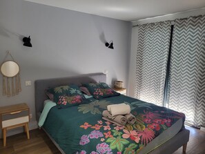 4 dormitorios, tabla de planchar con plancha, wifi gratis y ropa de cama
