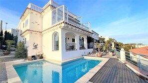 Piscine extérieure