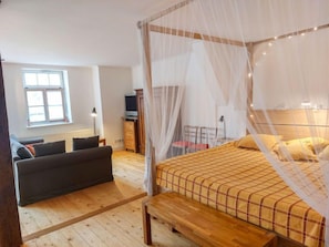 1 室のベッドルーム、WiFi