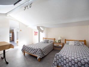 3 camere, ferro/asse da stiro, accesso a Internet gratuito