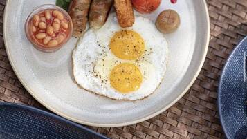 Daily full breakfast for a fee
