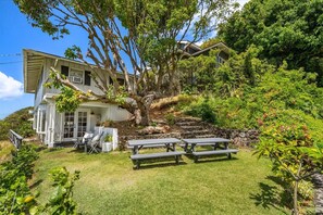Outdoor dining - Updated Manoa Home with Spool - Walk to UH (Honolulu)