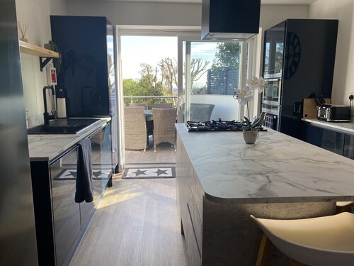 Willows Worthing 4 bed With ev Charger & sea Views