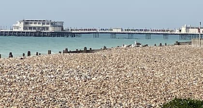 Willows Worthing 4 bed With ev Charger & sea Views