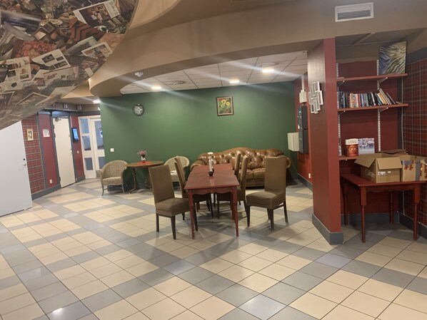 Apartment, Multiple Beds | Interior