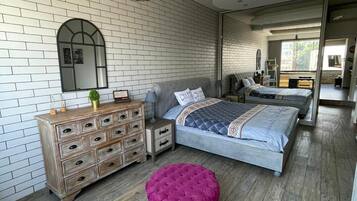 Apartment | 2 bedrooms, iron/ironing board, free WiFi, bed sheets