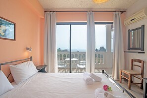 1 bedroom, iron/ironing board, free WiFi, bed sheets - Andromaches Apartment Sea View 2 with Sea View, Wi-Fi and Air Conditioning (Corfu)