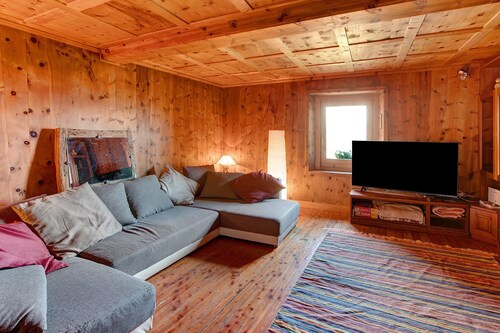 Holiday Home 'Dolce Casa Vicino A Bormio' with Mountain View, Private Garden and Wi-Fi