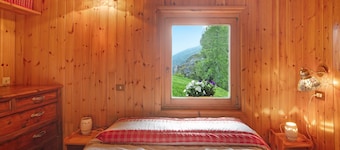 Holiday Home 'Dolce Casa Vicino A Bormio' with Mountain View, Private Garden and Wi-Fi