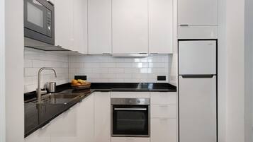 Fridge, microwave, oven, stovetop