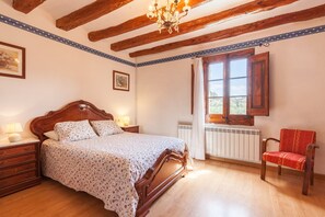 6 Schlafzimmer, Bügeleisen/Bügelbrett, kostenloses WLAN, Bettwäsche