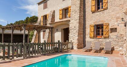 Vacation Home "El Mas De Tous" with Mountain View, Private Pool and Wi-Fi