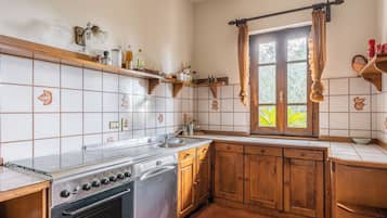 Kühlschrank, Ofen, Herdplatte, Geschirrspüler