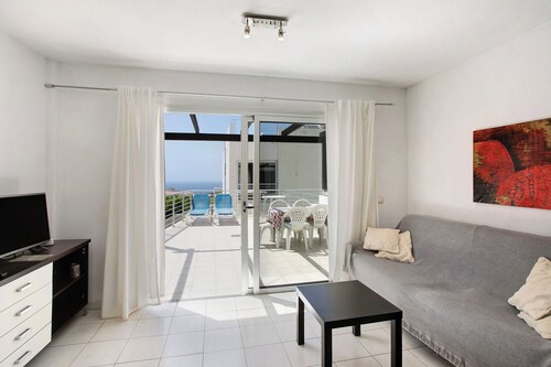 Appartement de vacances 'Tenerife Dúplex Callao' avec vue sur la mer, piscine commune et Wi-Fi