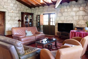 TV, fireplace, DVD player, stereo