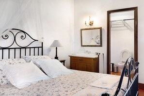 3 bedrooms, iron/ironing board, free WiFi, bed sheets - Holiday Home 'Do Sobreiro' with Mountain View, Private Pool and Wi-Fi (Freixieiro de Soutelo)