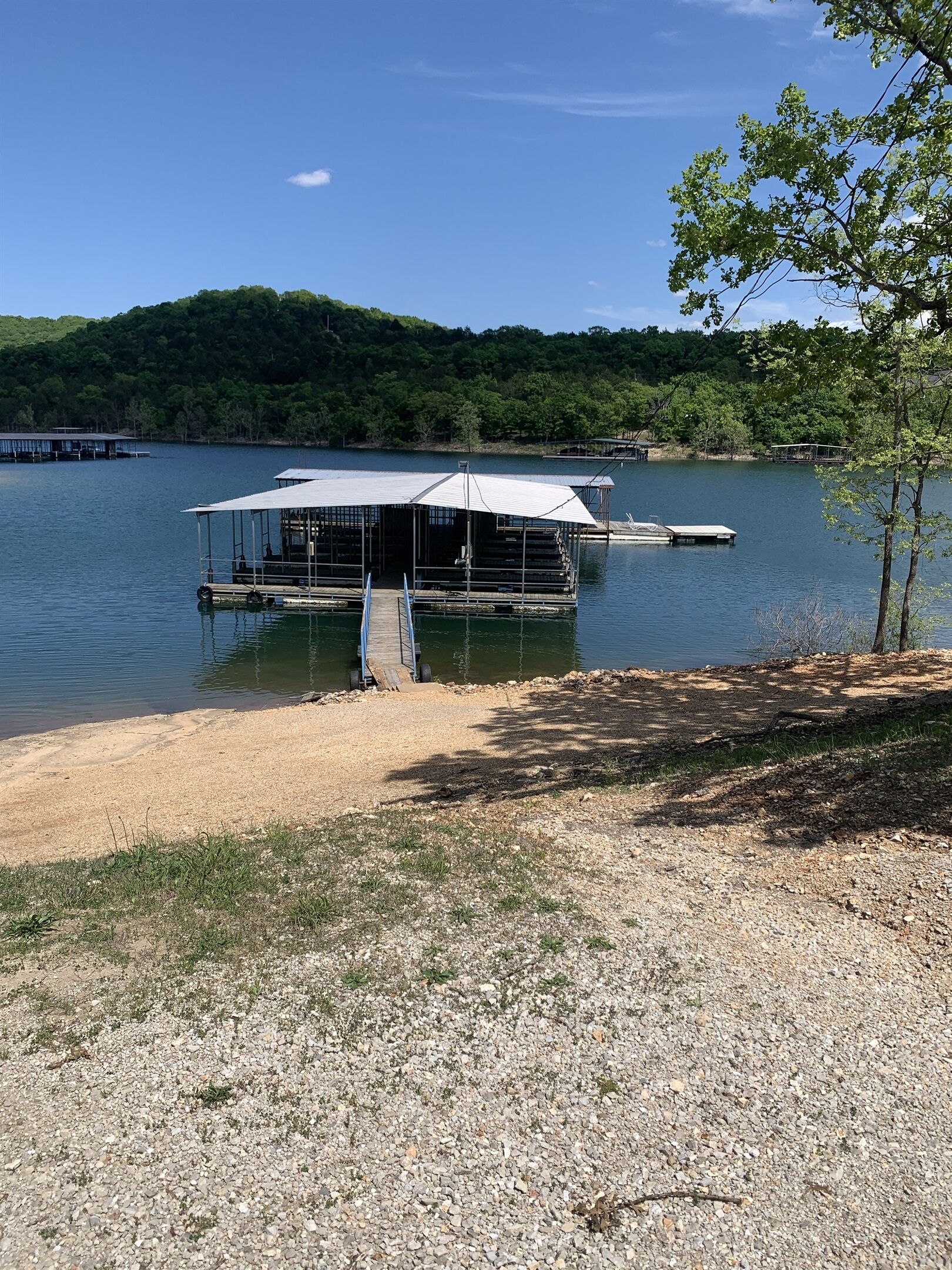 Resort 2bdrm condo on Table Rock Lake, by SDC!