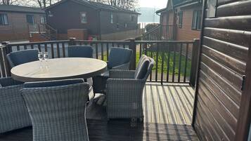 Mökki | Ulkoruokailutilat