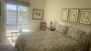 2 bedrooms, WiFi, bed sheets, wheelchair access