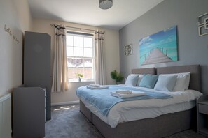 2 chambres, fer et planche à repasser, Wi-Fi gratuit, draps fournis