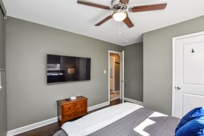 3 bedrooms, desk, iron/ironing board, free WiFi