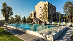 Maison, fumeurs | 7 chambres, Internet
