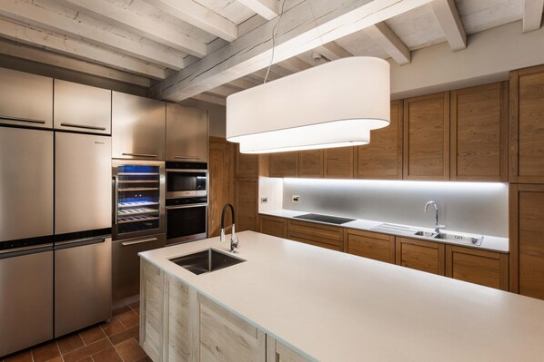 Casa, con acceso para personas discapacitadas, para fumadores | 5 habitaciones, insonorización y internet 