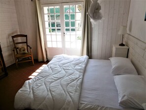 8 bedrooms, iron/ironing board, free WiFi