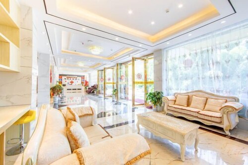 Jinxiu Holiday Hotel