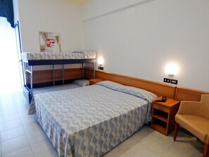 Quadruple Room - Hotel Sunset Rimini (Rimini)