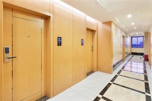 Unclassified image, 4 of 19, button - Polaris International Hotel (Ledong)