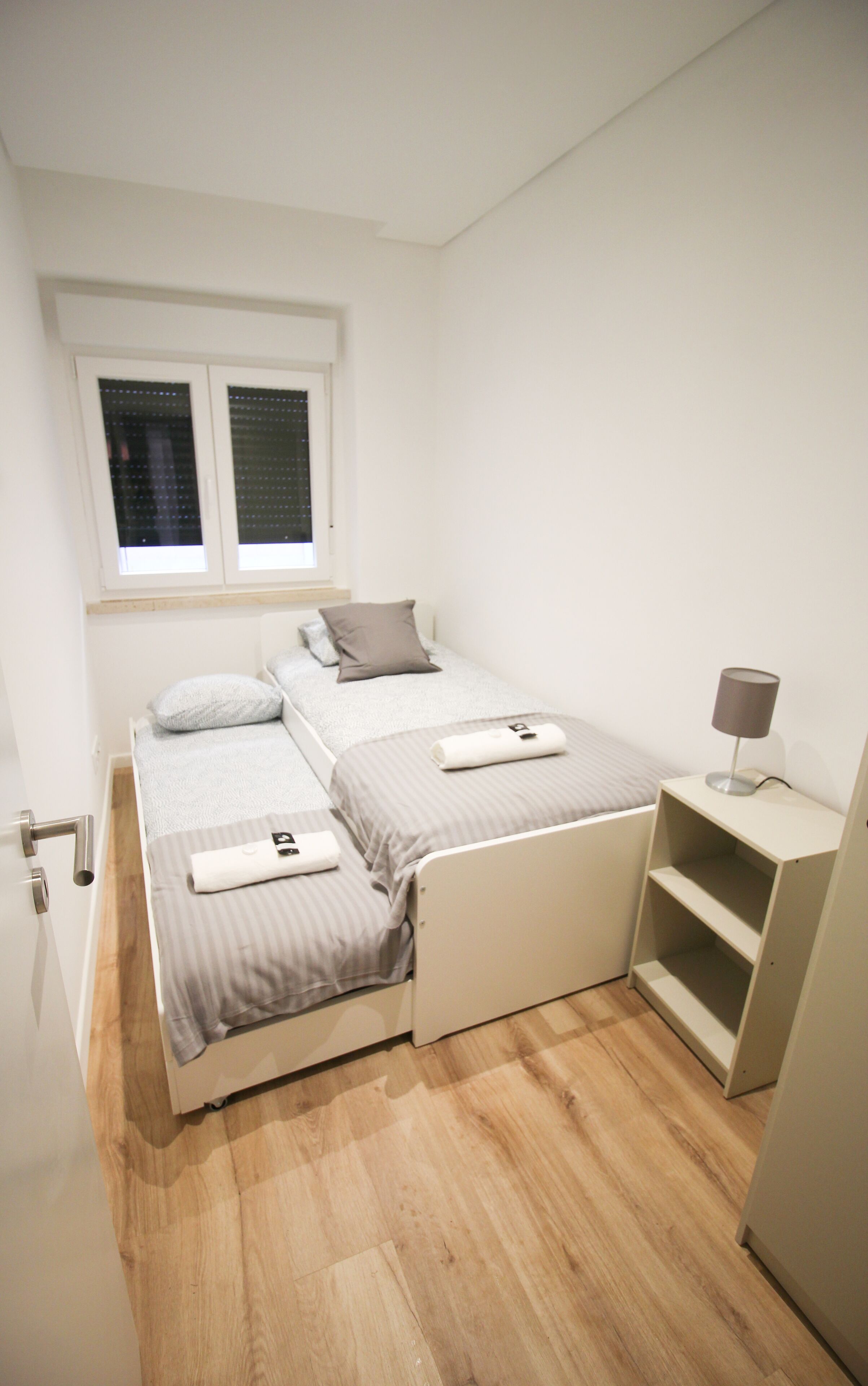 2 عدّة غرف نوم وتجهيزات عازلة للصوت ومكواة/لوح كي وواي فاي مجانًا