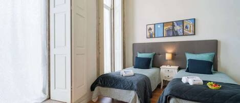 1 chambre, fer et planche à repasser, lit de bébé portatif, Wi-Fi