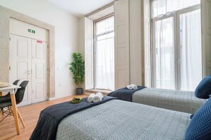 1 chambre, fer et planche à repasser, lit parapluie, Wi-Fi