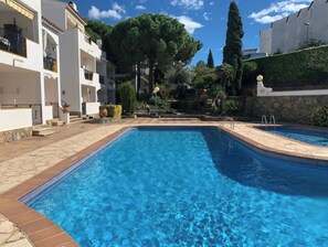 Pool - roses | Family vacation with swimming pool (Roses)