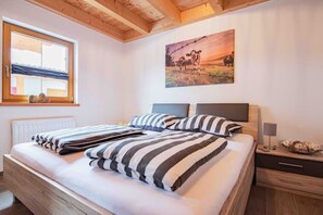 2 camere, culla da viaggio, Wi-Fi gratuito, lenzuola