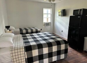 7 bedrooms, desk, iron/ironing board, travel crib - Wilderness Escape: Entire Adirondack Campground (Russell)