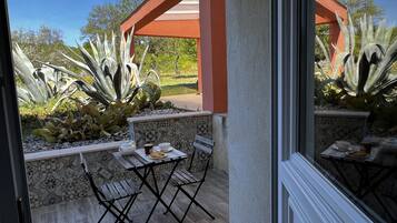 Dobbeltrom – classic (CACTUS) | Blendingsgardiner, strykejern/-brett, wi-fi (inkludert) og sengetøy