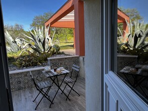 Klassieke tweepersoonskamer (CACTUS) | Verduisterende gordijnen, een strijkplank/strijkijzer, gratis wifi