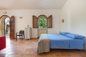 3 bedrooms, bed sheets
