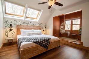 6 bedrooms, iron/ironing board, WiFi, bed sheets