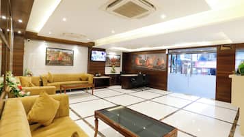 Área de estar no saguão