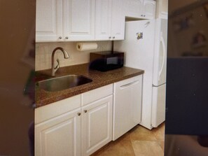 Private kitchen - Charming townhome close to hot spot in Ventnor and Margate (Ventnor City)