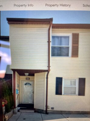Exterior detail - Charming townhome close to hot spot in Ventnor and Margate (Ventnor City)