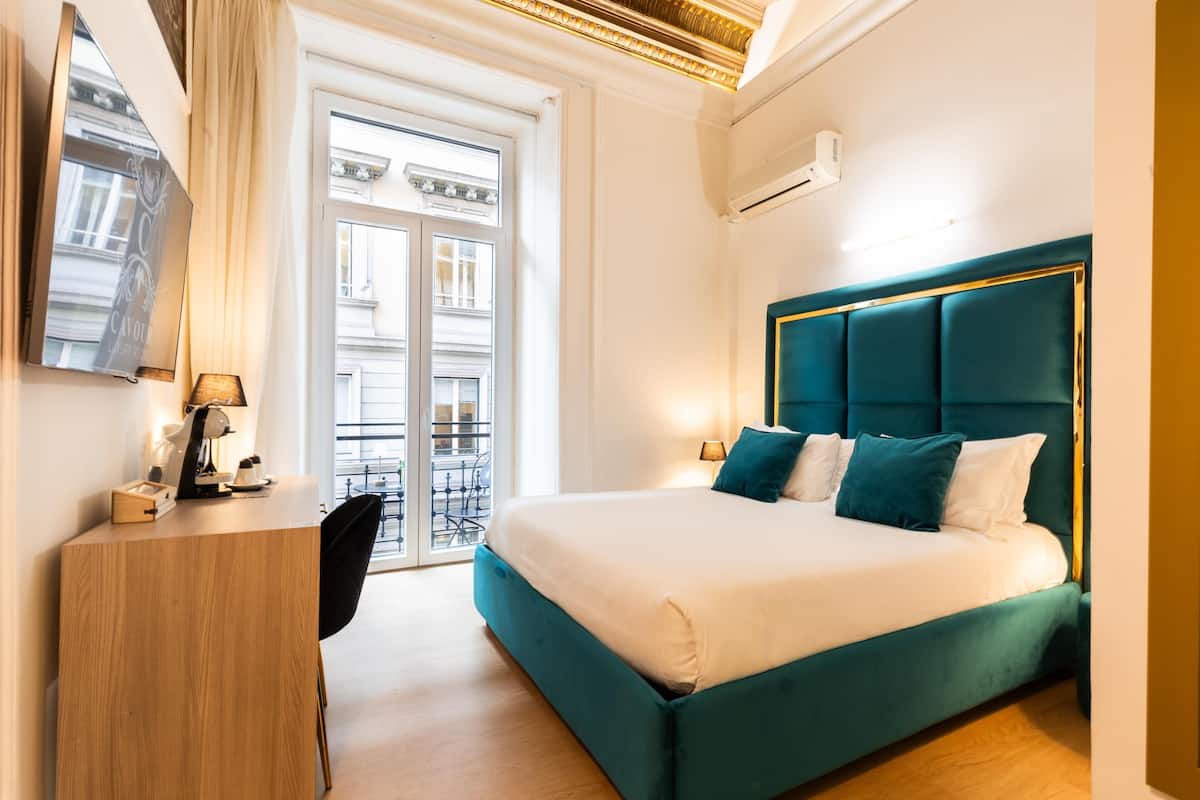Phòng Superior, 1 giường đôi, ban công, quang cảnh thành phố | Chăn bông, minibar, két bảo mật tại phòng